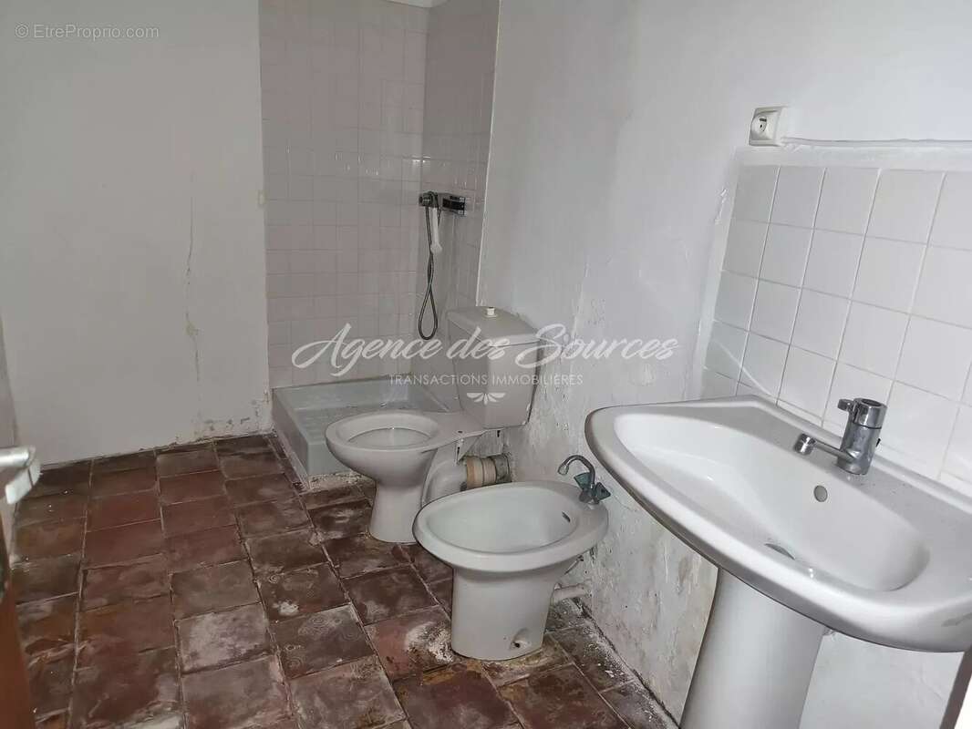 Appartement à VARAGES