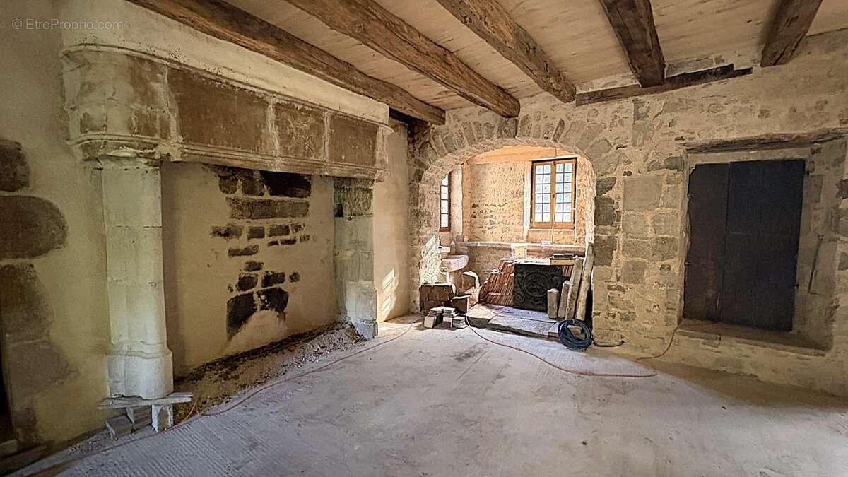 Maison à MARCILLAC-VALLON