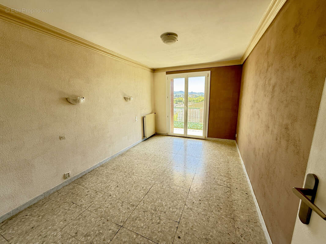 Appartement à SIX-FOURS-LES-PLAGES