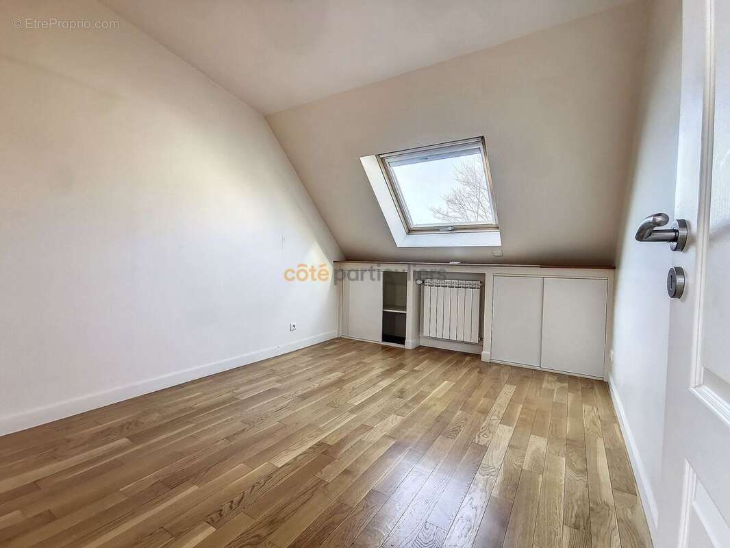 Maison à SAINT-MAUR-DES-FOSSES