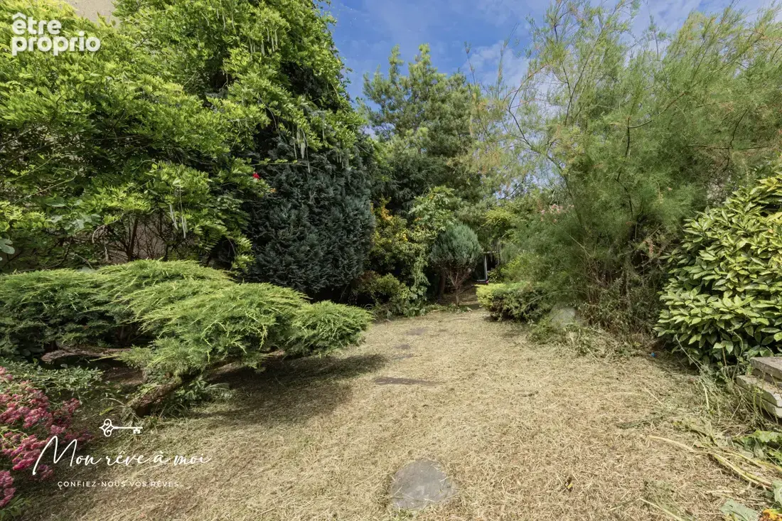 Maison de 168m2 lumineuse et au calme avec piscine, jardin et parkings - photo 17