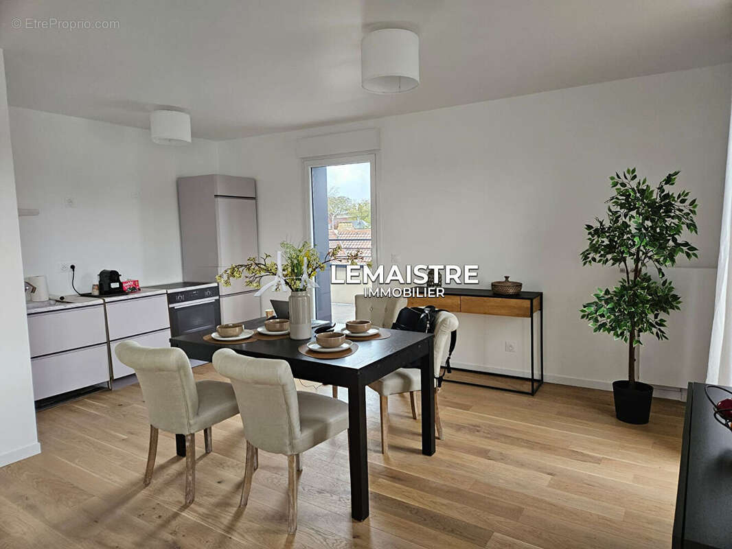 Appartement à MONT-SAINT-AIGNAN