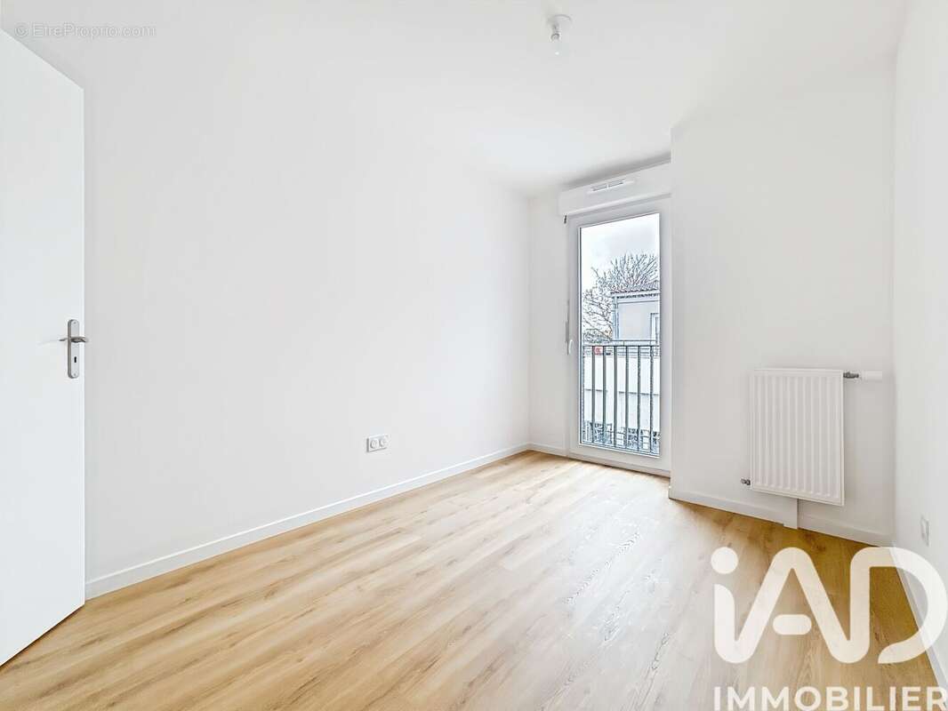 Photo 9 - Appartement à VILLENEUVE-LA-GARENNE