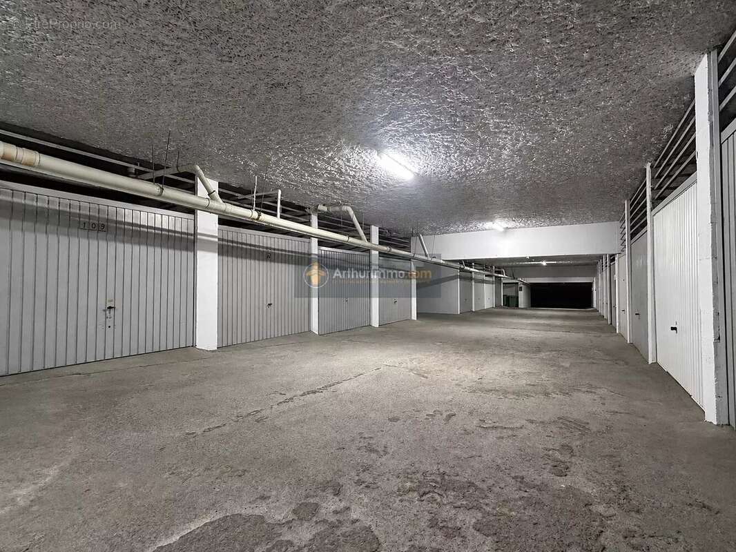 Saint-aygulf – rare centre-ville – 2 pièces en rez-de-jardin, garage & cave - photo 8