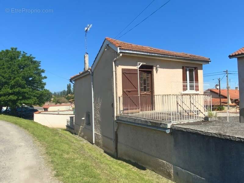 Maison à SAINT-ROMAIN-LE-PUY