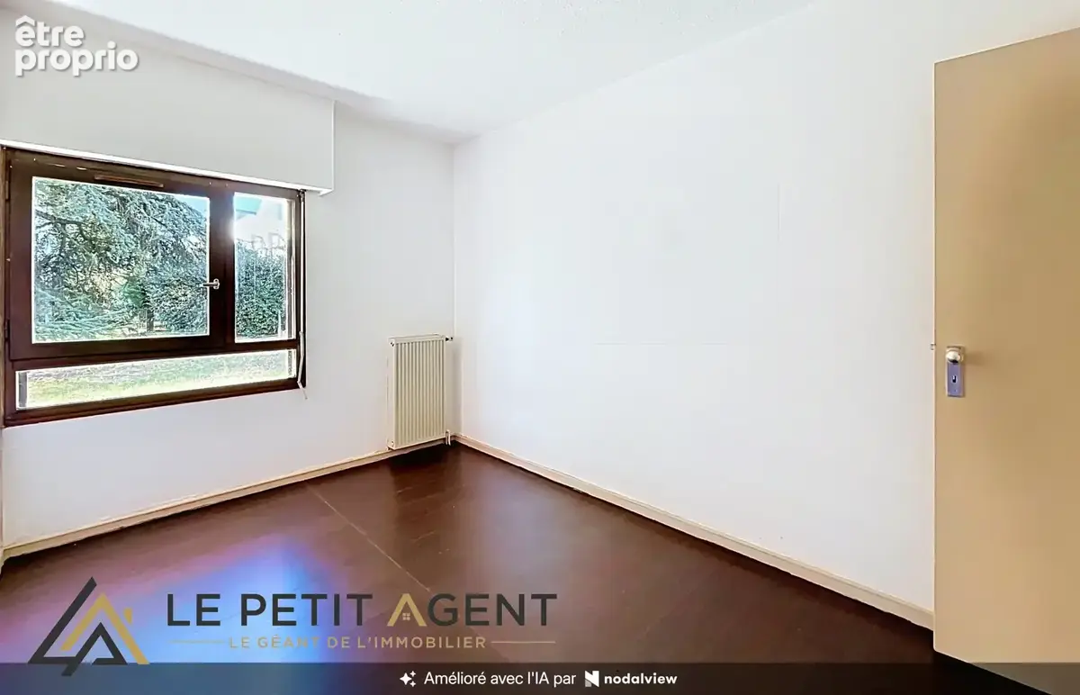 LE BOUSCAT CENTRE   Appartement T2 rénové, idéalement situé ! - photo 5