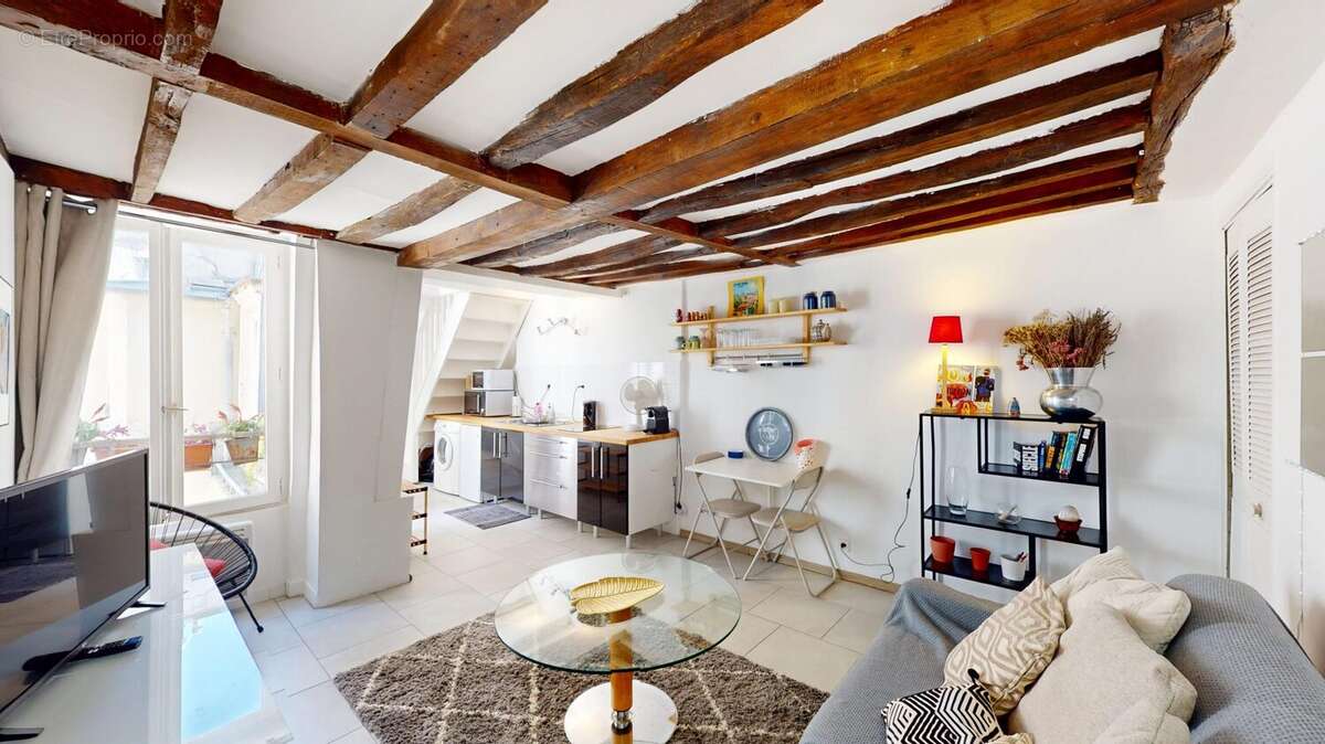 Appartement à PARIS-3E