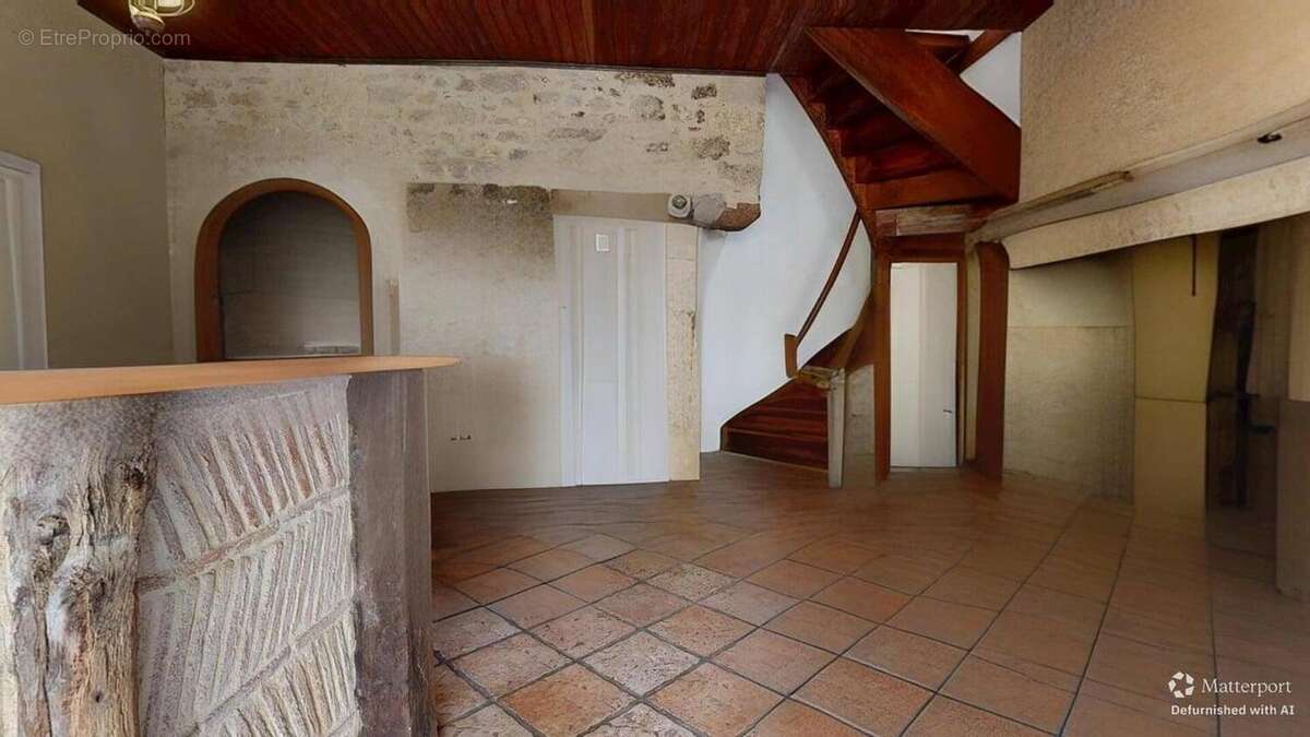 Maison au coeur d'un des plus beaux villages de France, à rénover, avec appartement indépendant et garage - photo 12