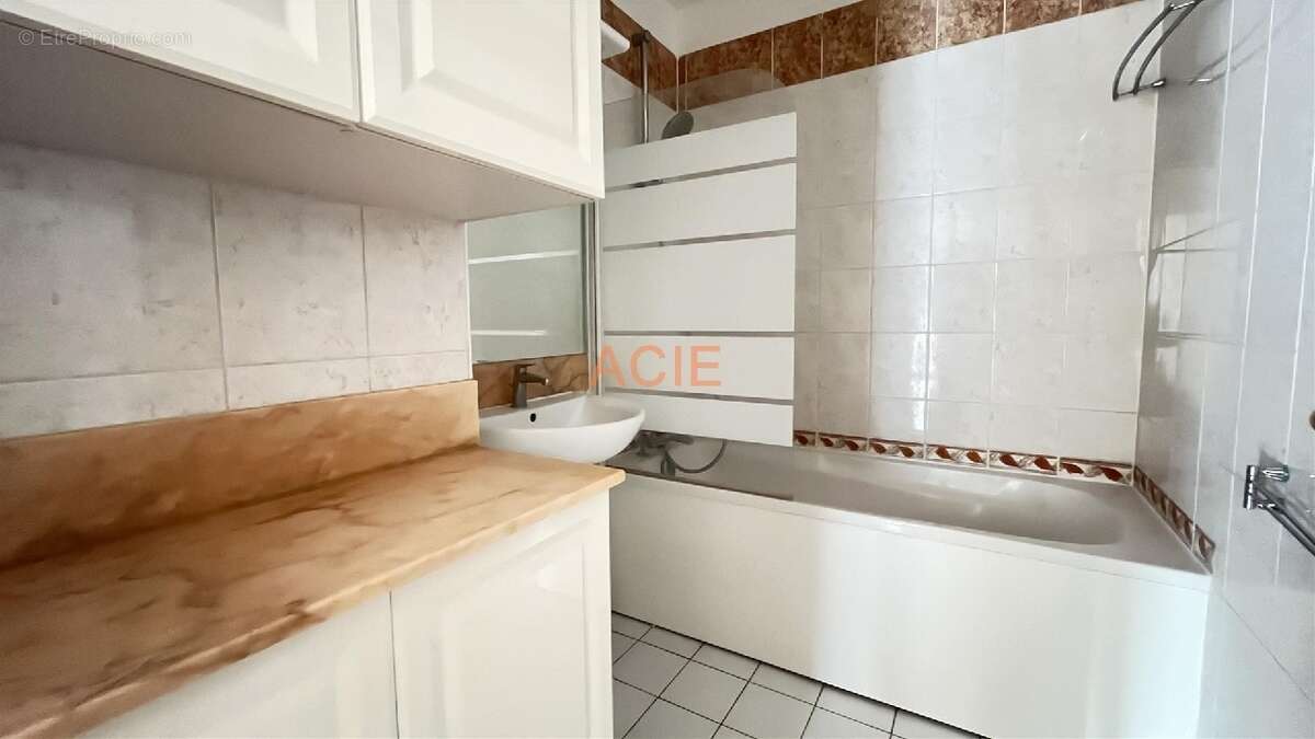 Appartement à LOUVRES