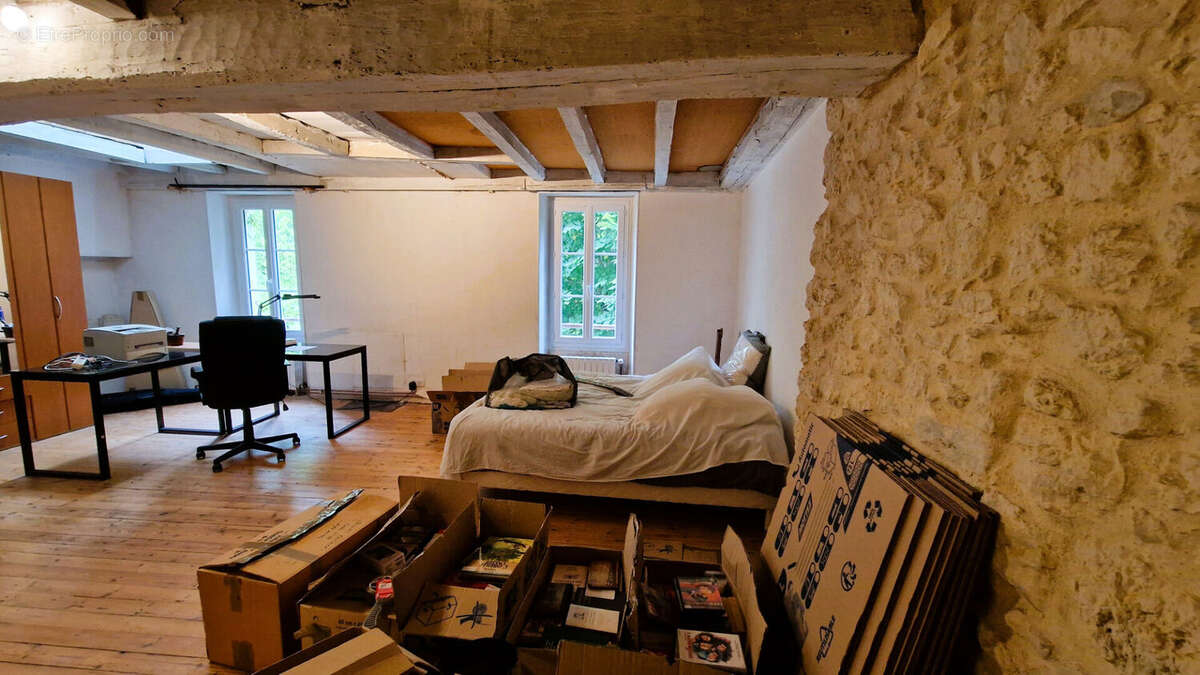 Maison à PESSAC-SUR-DORDOGNE