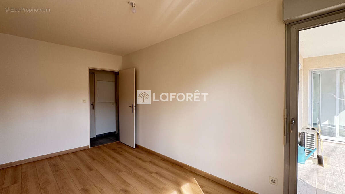 Appartement à L'ARBRESLE