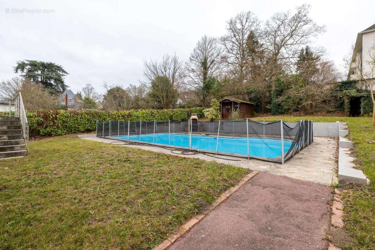 Maison à BURES-SUR-YVETTE