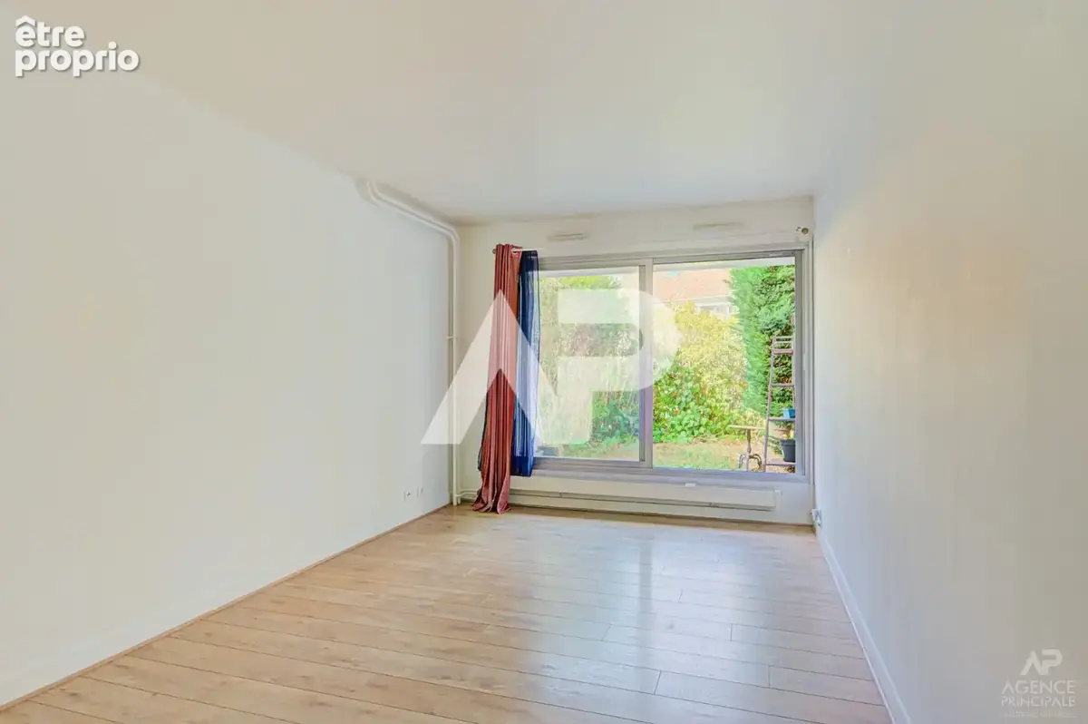Appartement Rueil Malmaison 1 pièce(s) 31.83 m2 - photo 2