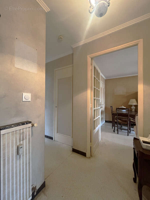 Appartement à SAINT-LAURENT-DU-VAR