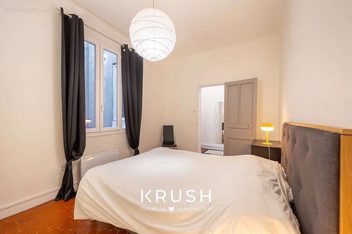 Appartement à MARSEILLE-1E