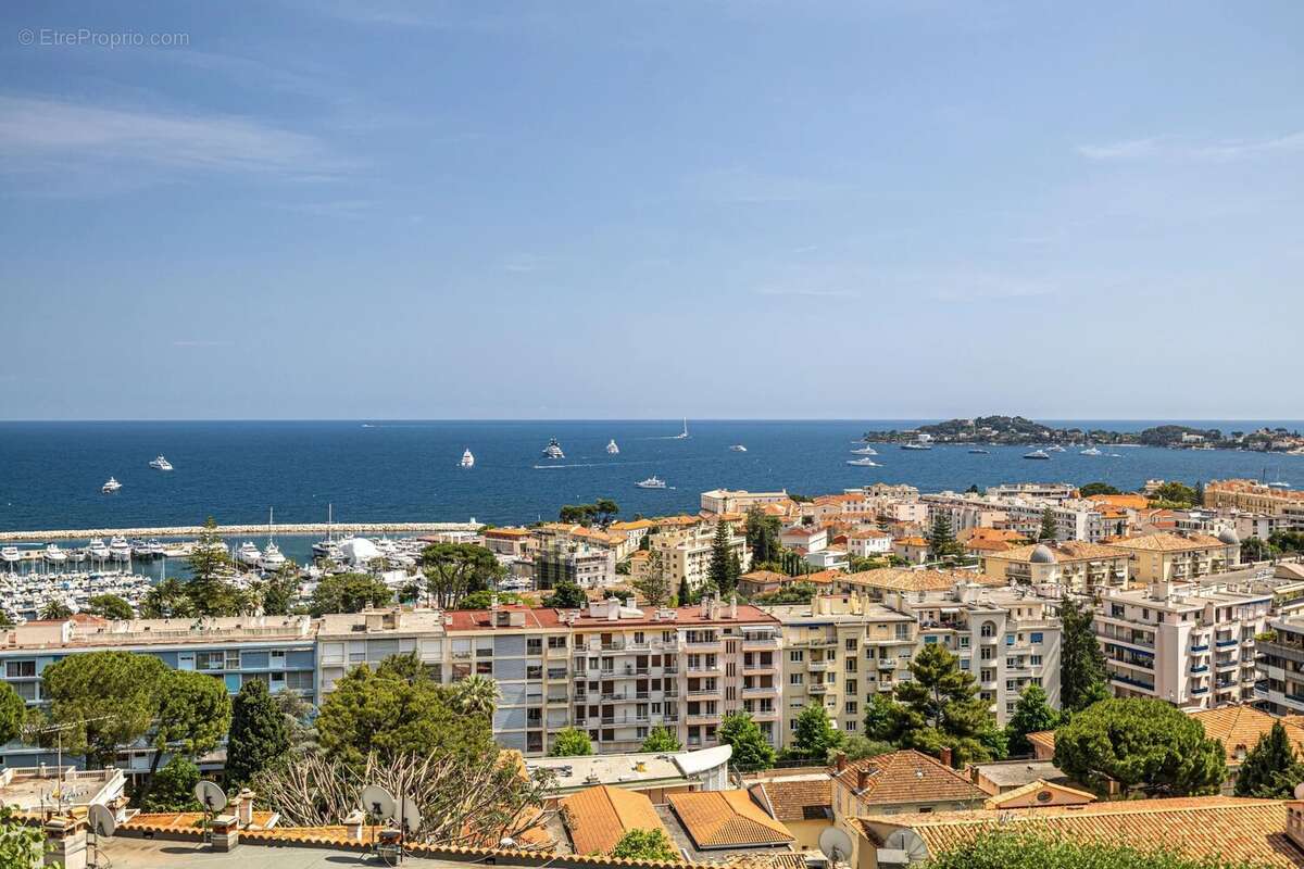 Appartement à BEAULIEU-SUR-MER