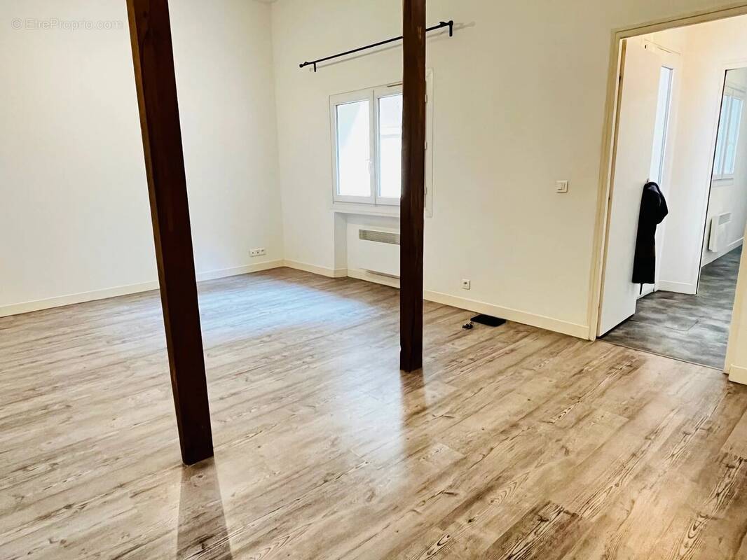 Appartement à MARSEILLE-1E