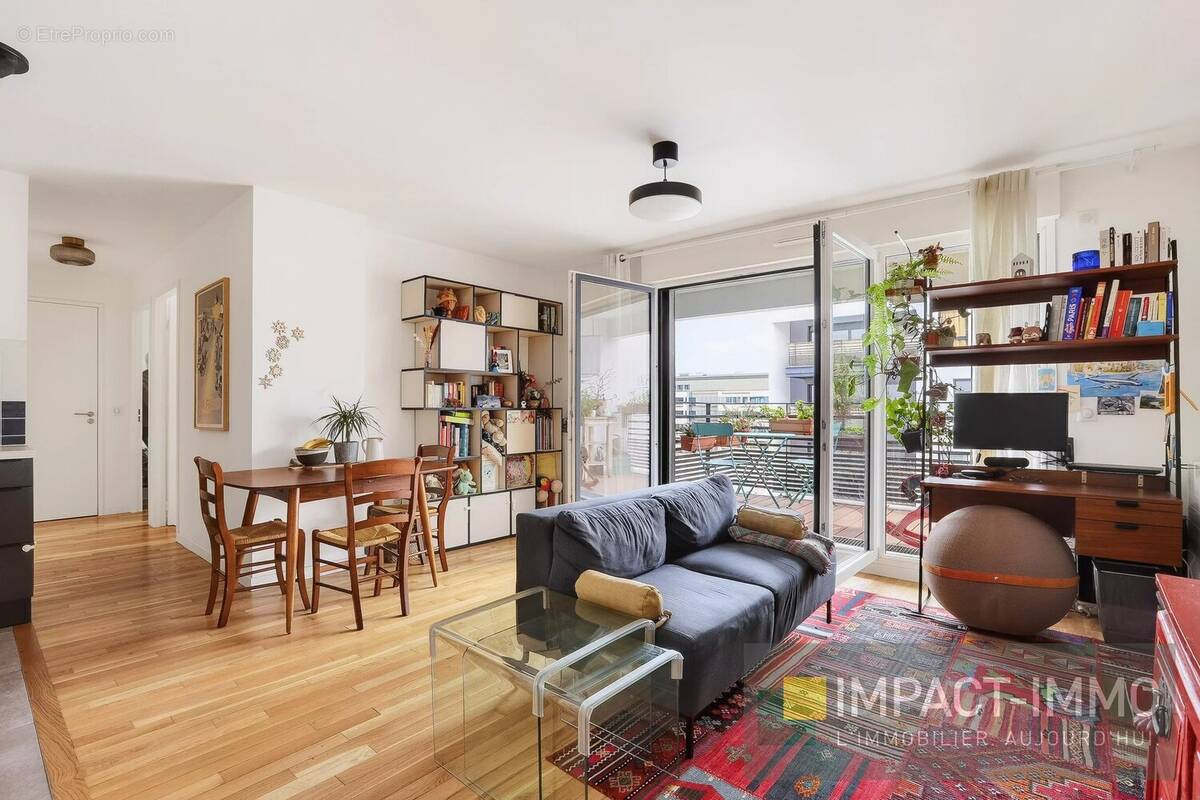 Appartement à COURBEVOIE