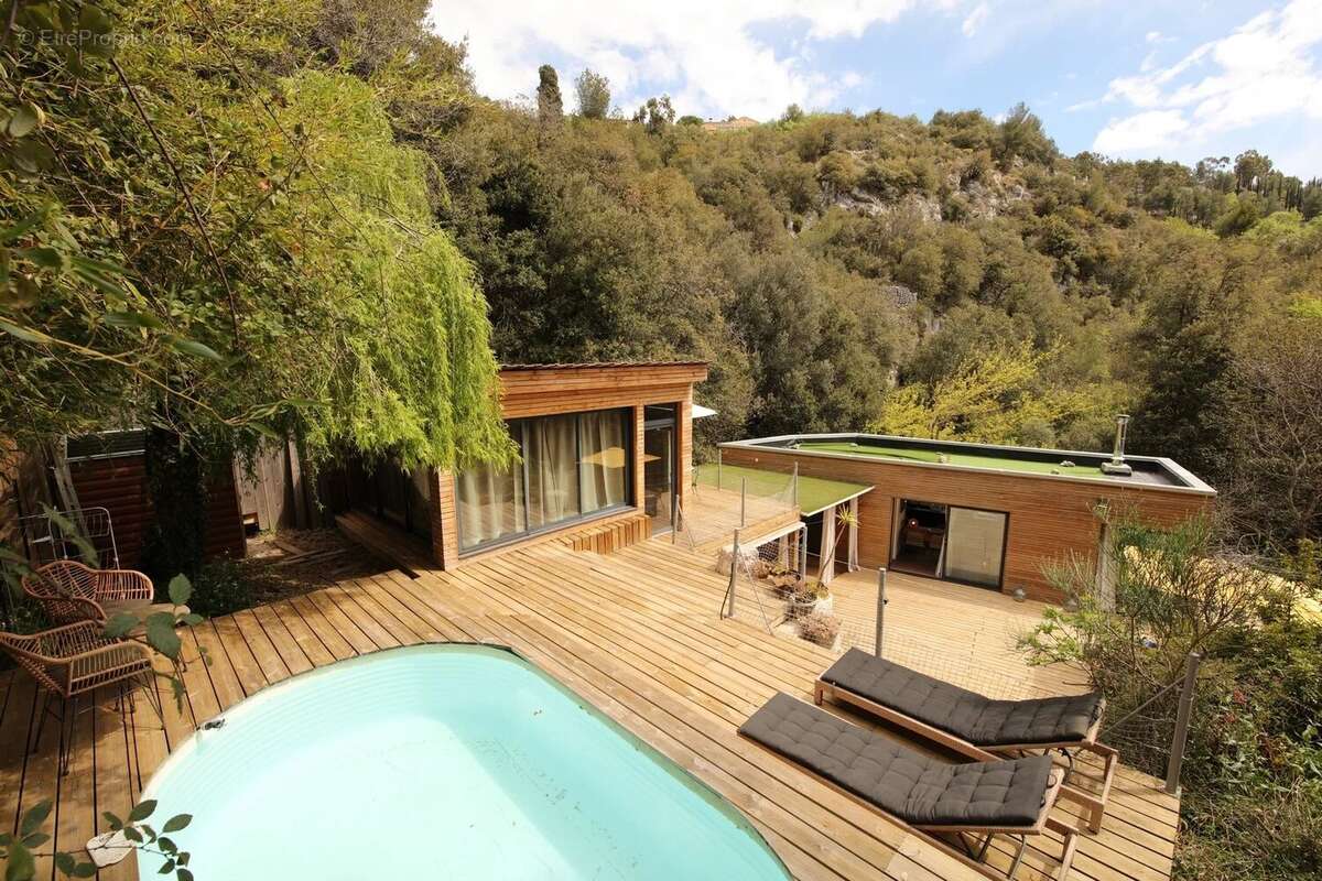 Maison à EZE