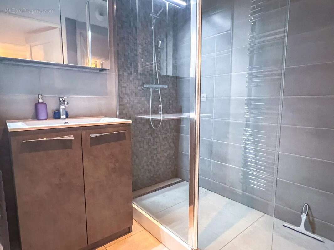 Appartement à VALLAURIS