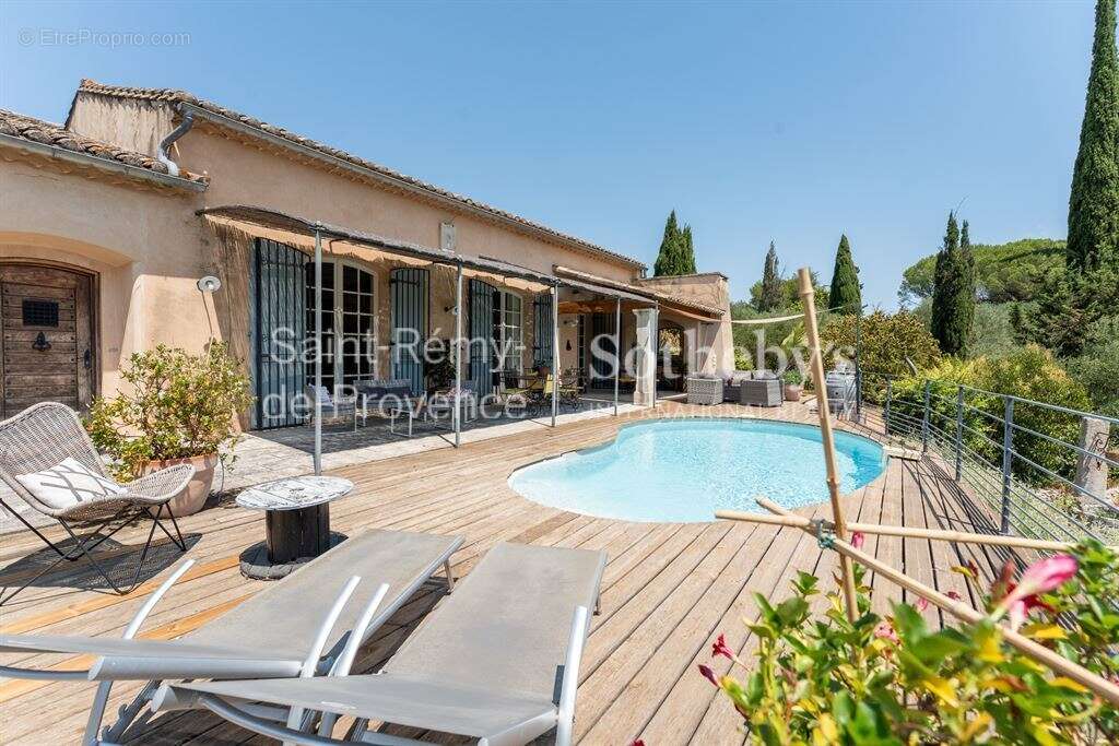 Propriété de plain pied avec piscine à Saint Rémy de Provence, vue sur les Alpilles - photo 3