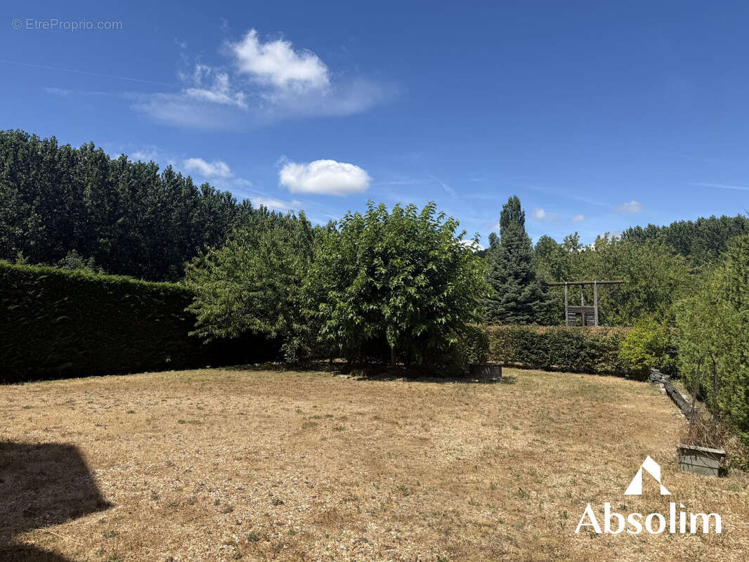 Maison 210 m² à Beaufort-En-Vallee  - photo 9