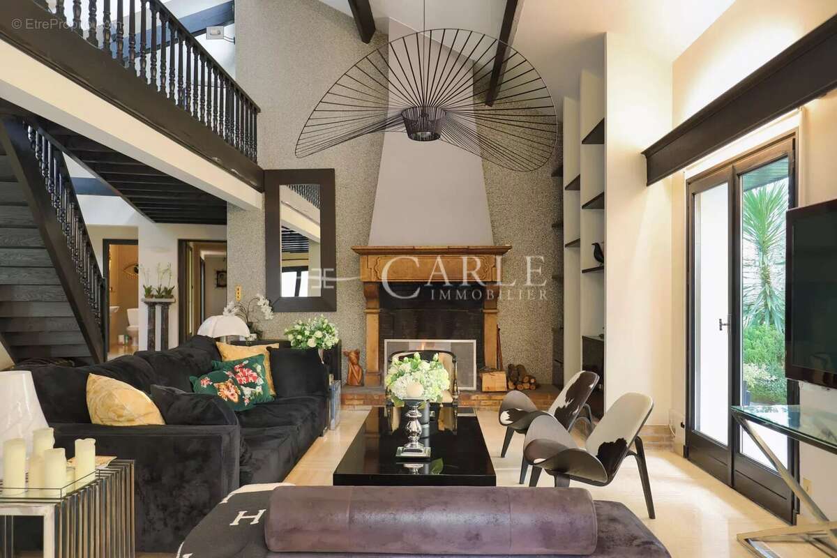 Maison à DECINES-CHARPIEU