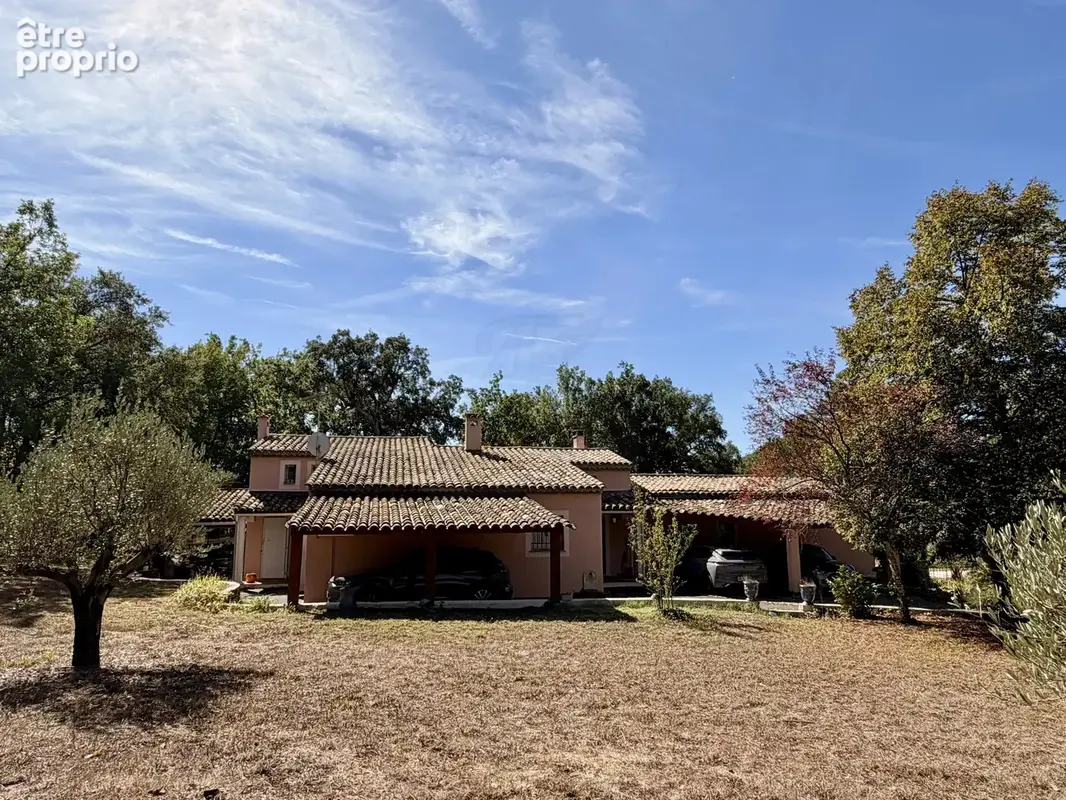 Élégante propriété avec villa principale, mazet en pierres et piscine - photo 20