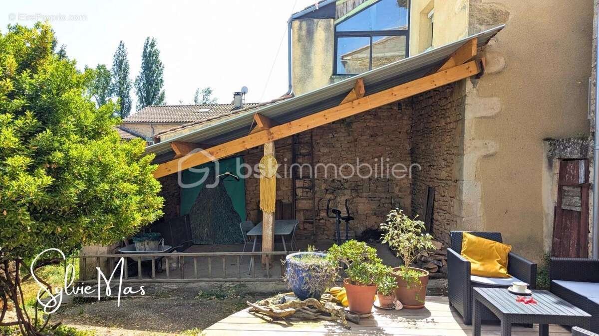 Maison à LACAPELLE-BIRON