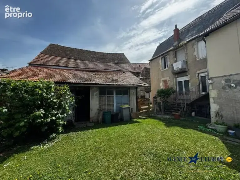 Appartement 300 m² à Gannat  - photo 5