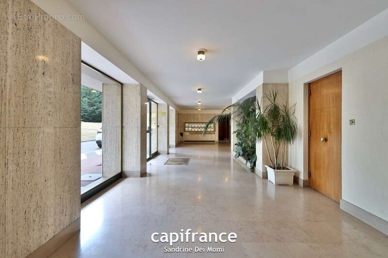 LYON 5EME ARRONDISSEMENT Appartement T2 avec cave - stationnement libre - photo 17