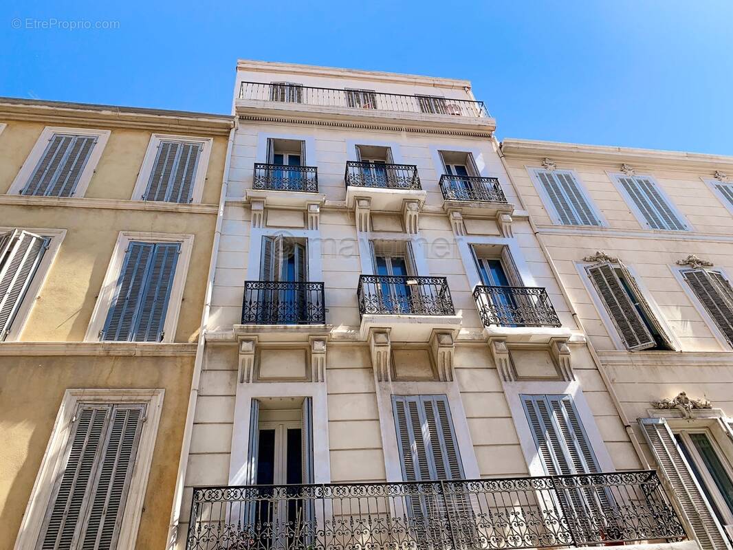Appartement T5 + 2 caves - Notre Dame du Mont - 13006 Marseille - Appartement à MARSEILLE-6E
