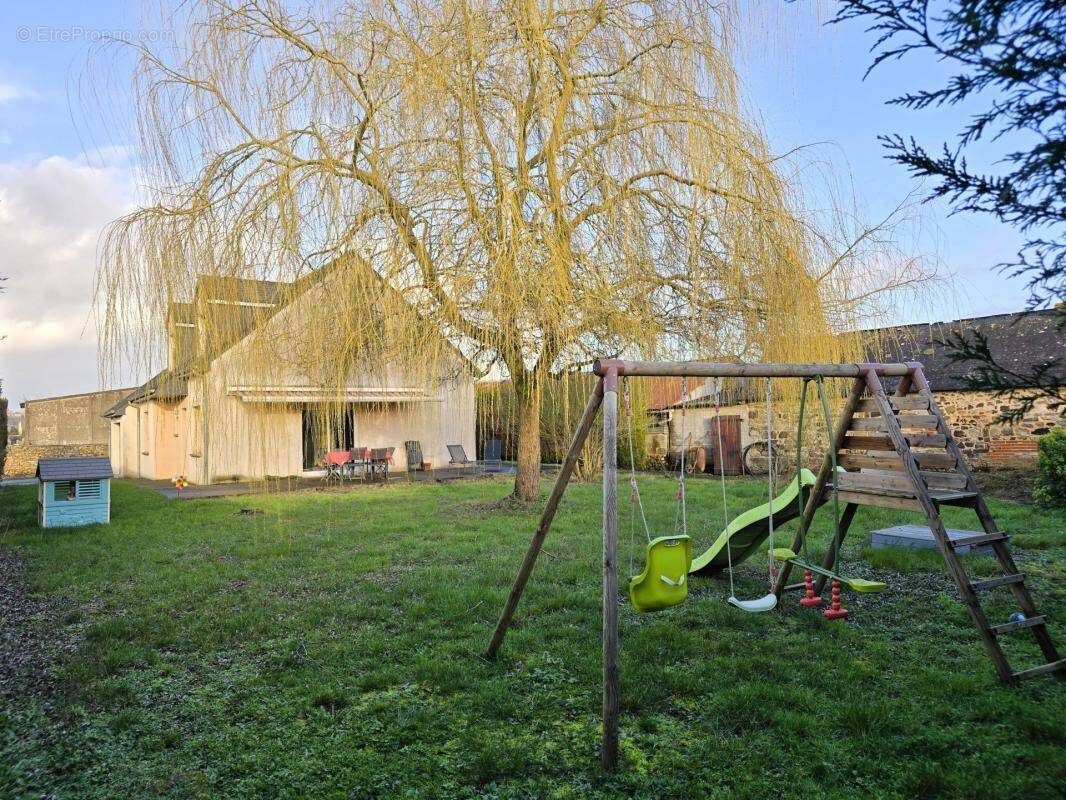 Maison à SAINTE-SUZANNE