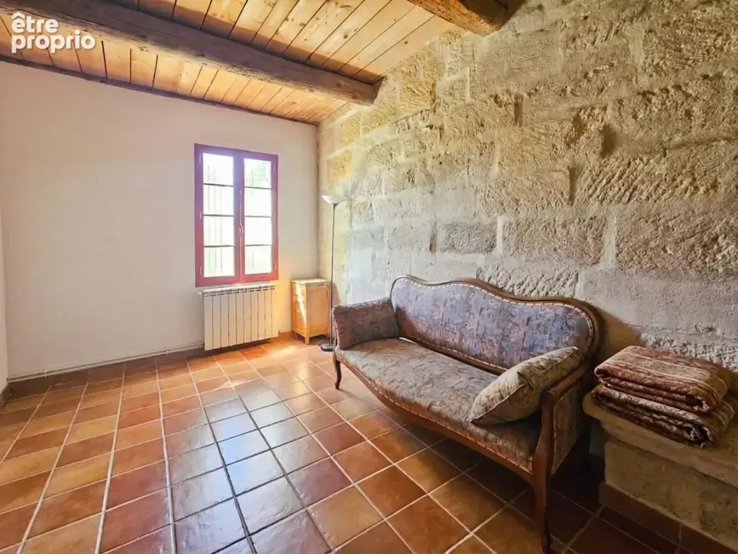 À Vendre à Comps - Maison de village de 180 m² avec extérieur - photo 10