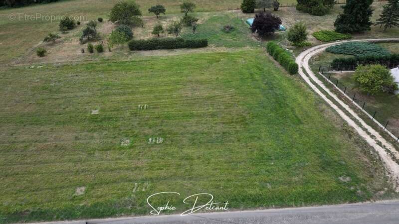 Terrain à CROTELLES