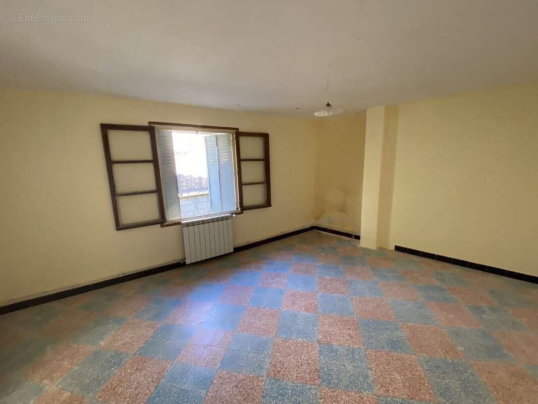 Maison à SAINT-VICTOR-DE-MALCAP