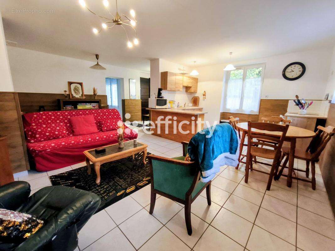 Appartement à CHAUFFAYER