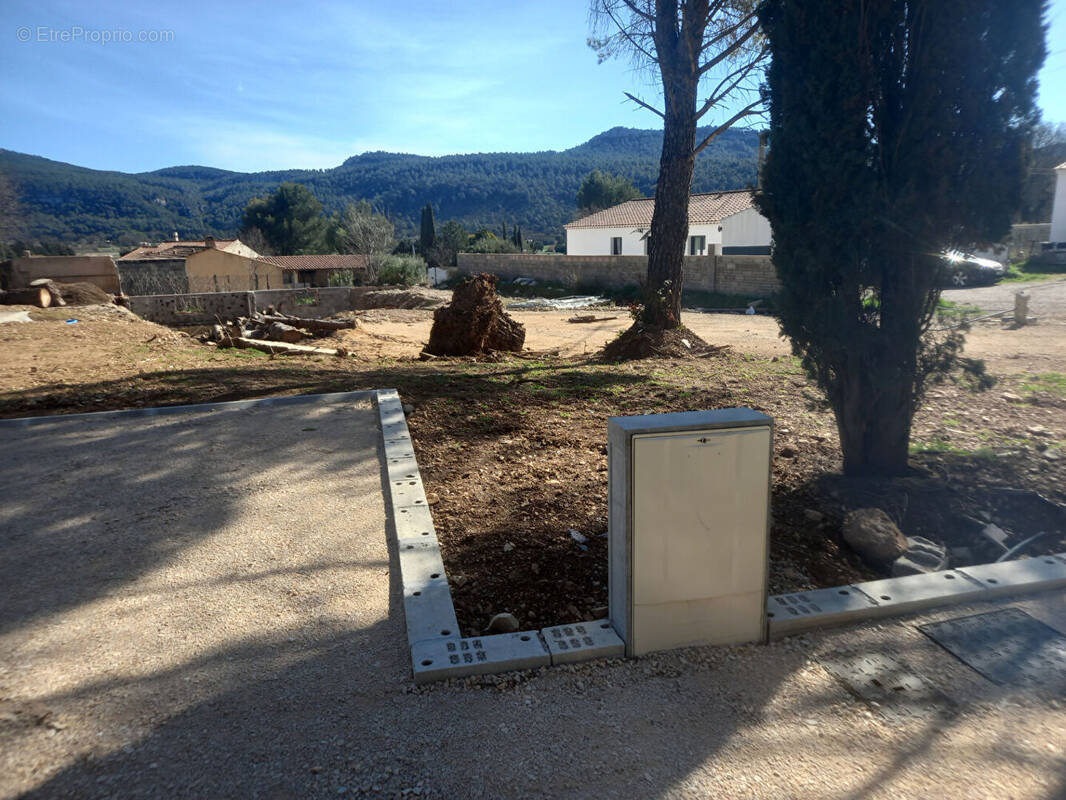 Terrain à CUGES-LES-PINS
