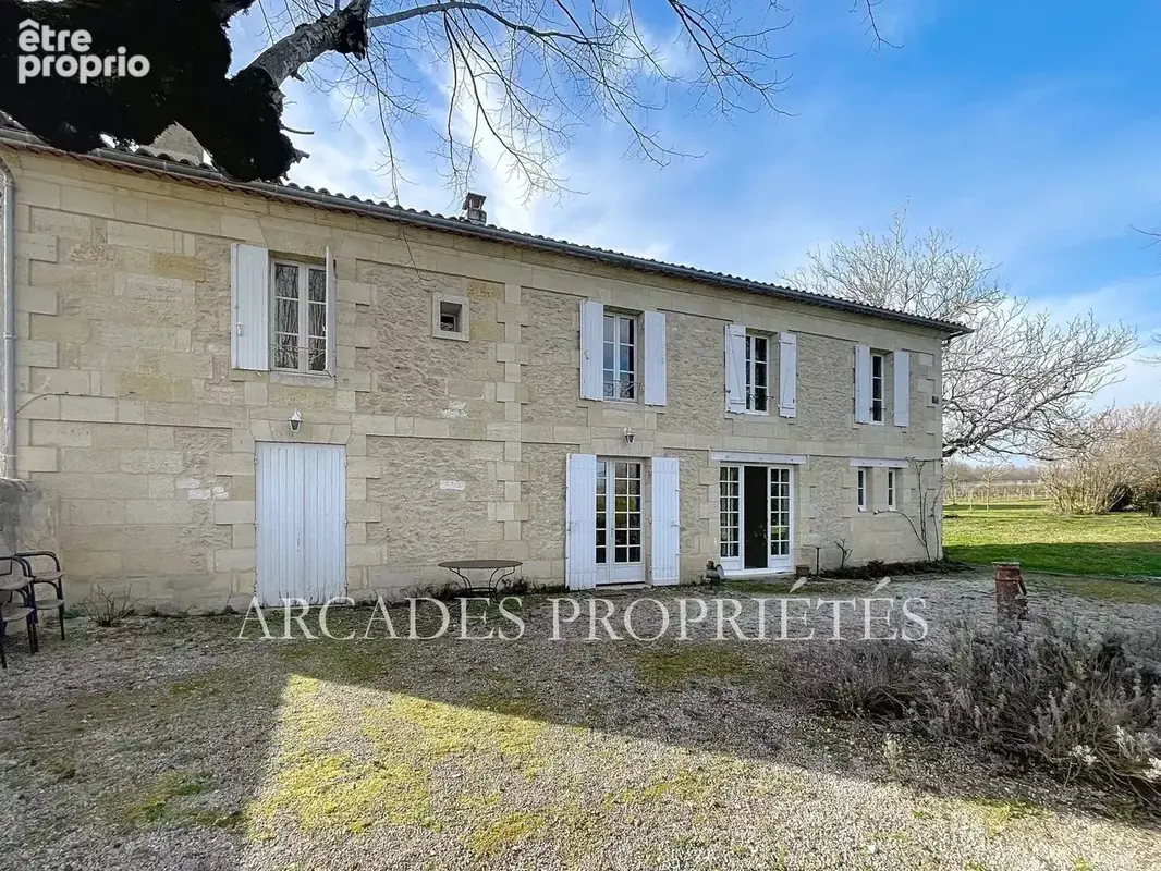 Élégante propriété de caractère en pierre - photo 3