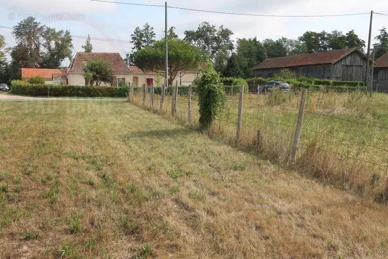 Terrain à SAINT-PIERRE-D&#039;EYRAUD