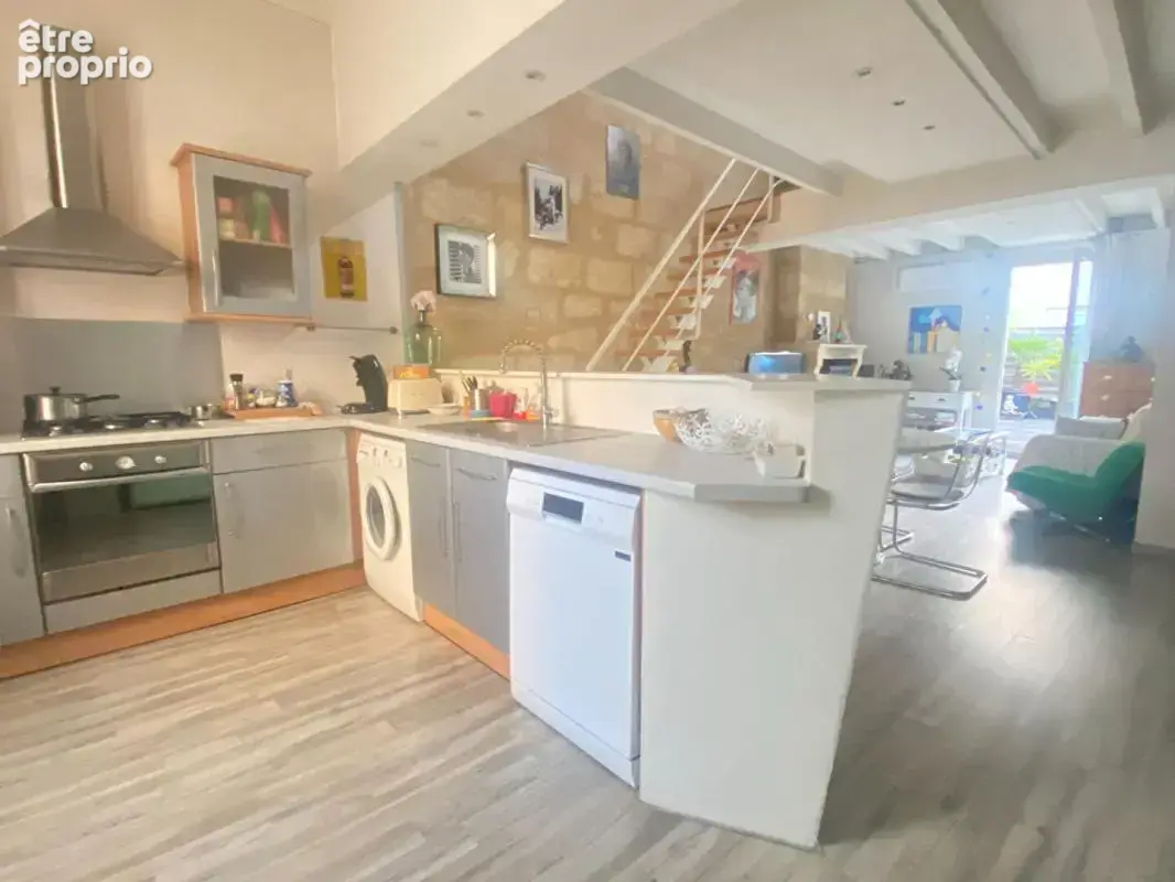 Grand appartement 2 chambres, 3 possibles, avec grande terrasse, grand entrepôt de 134m² qui peut être utilisé en grand garage e - photo 5