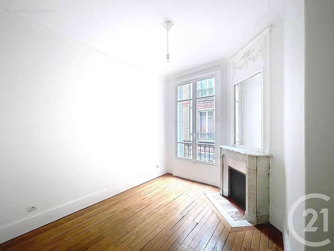 Appartement à PARIS-14E