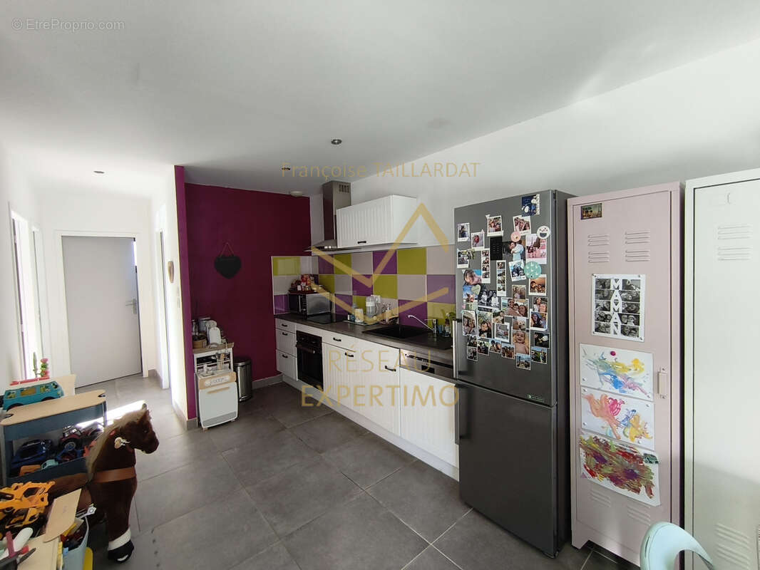 Maison contemporaine de plain pied proche de la ville au calme, prête à habiter ! - photo 6