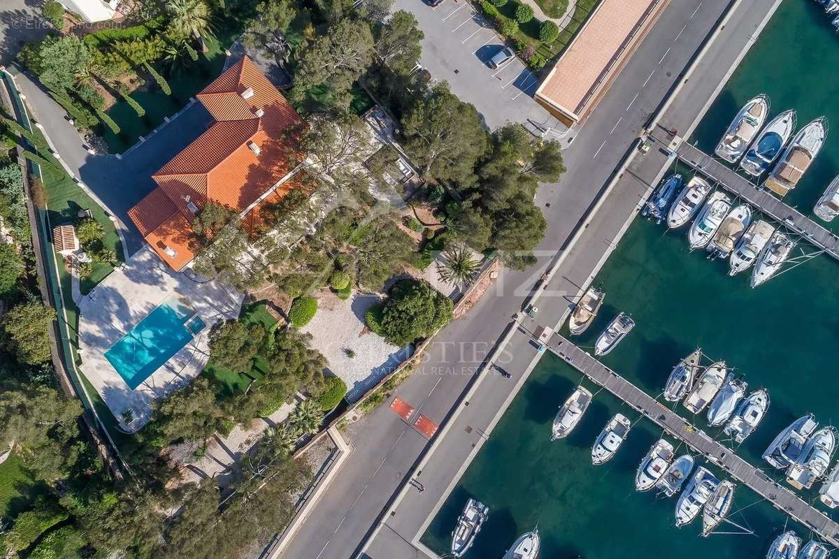 Maison à SAINT-RAPHAEL