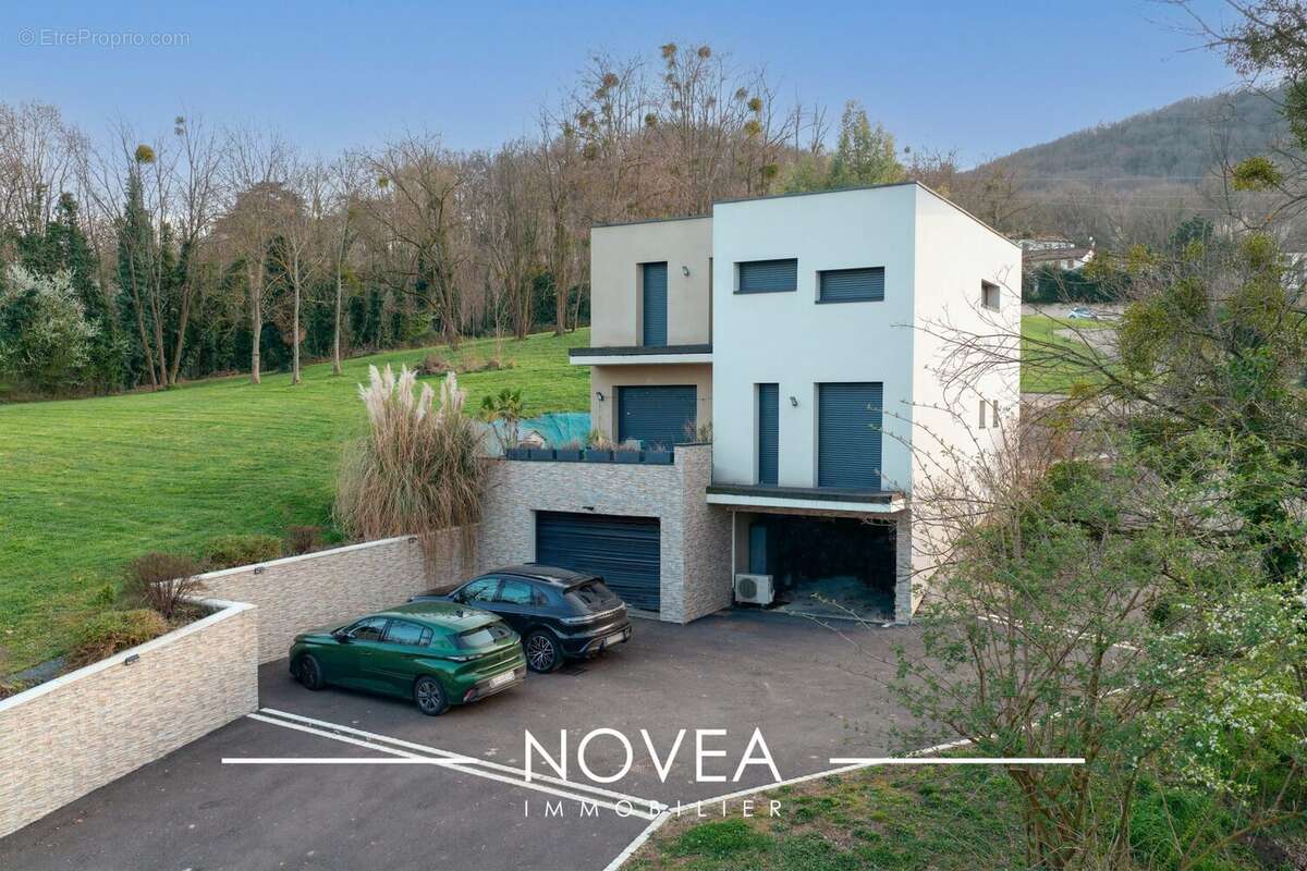 Maison à SAINT-ROMAIN-AU-MONT-D'OR