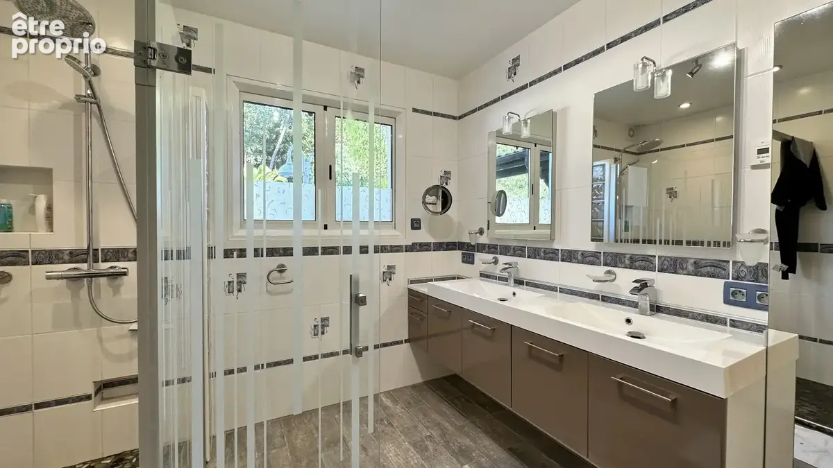 Maison landaise 220 m² avec piscine sur 3000 m²  7 pièces  calme absolu  sans vis-à-vis  fort potentiel - photo 18