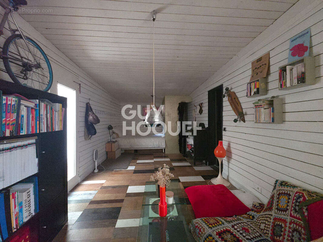Maison de 100 m² avec beaux volumes et fort potentiel d'aménagement - photo 2