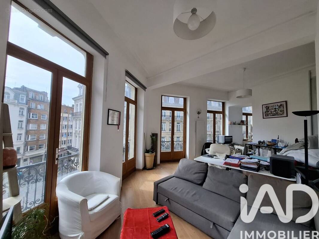 Photo 1 - Appartement à LEZENNES