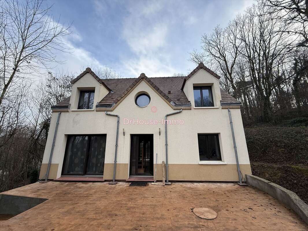 Maison à NANTEAU-SUR-LUNAIN