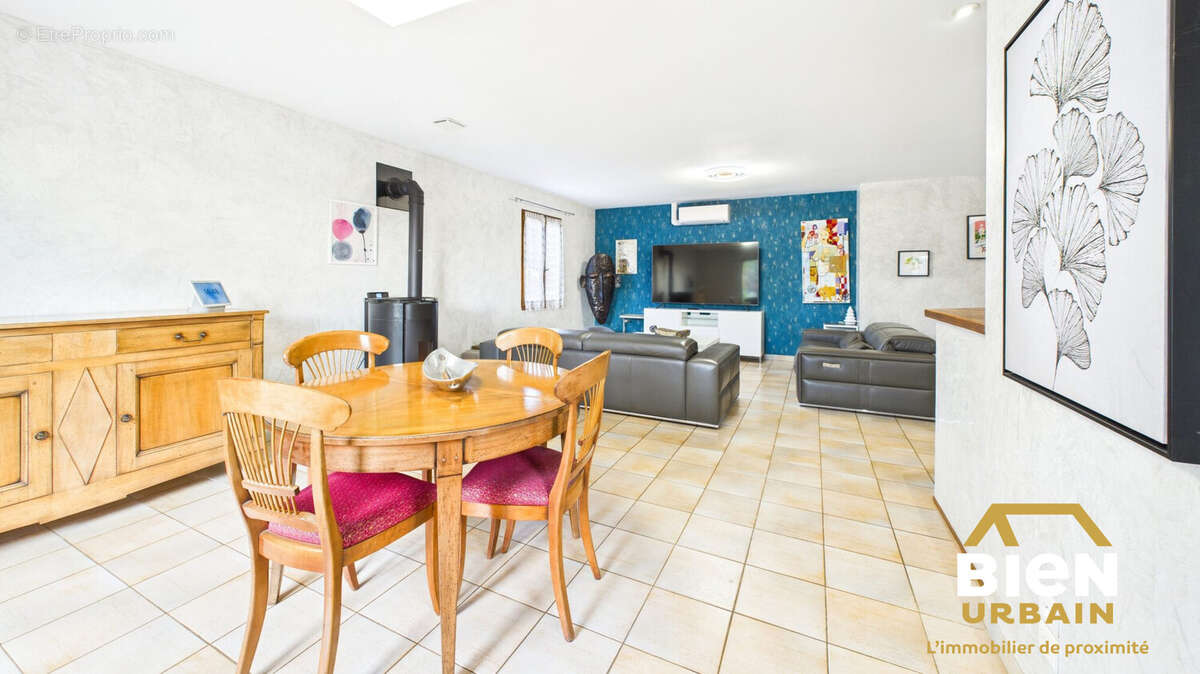 Maison à BELLEGARDE